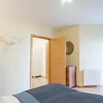 Modern Comfy - Easy Parking
