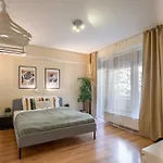 Modern Comfy - Easy Parking *