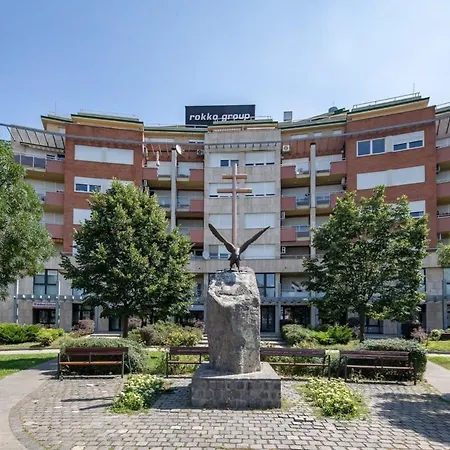 Modern Comfy - Easy Parking *