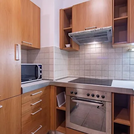 Modern Comfy - Easy Parking