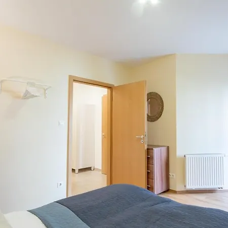 Modern Comfy - Easy Parking