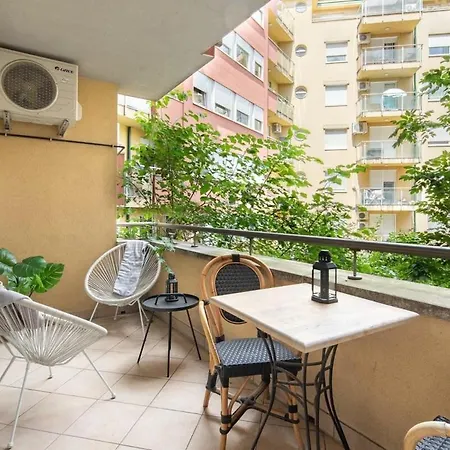 Modern Comfy - Easy Parking *