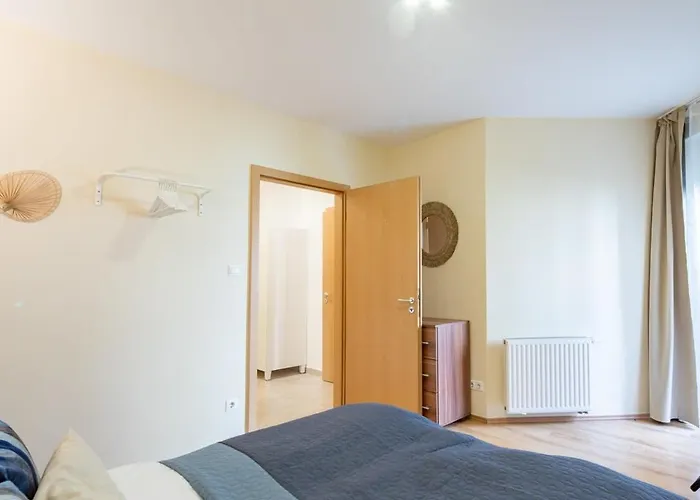 Modern Comfy - Easy Parking