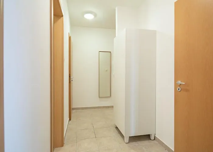 Modern Comfy - Easy Parking