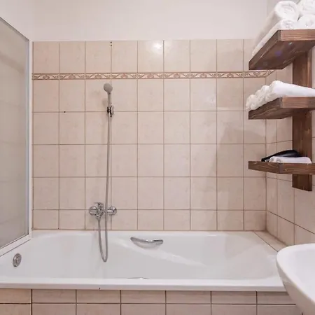 Modern Comfy - Easy Parking